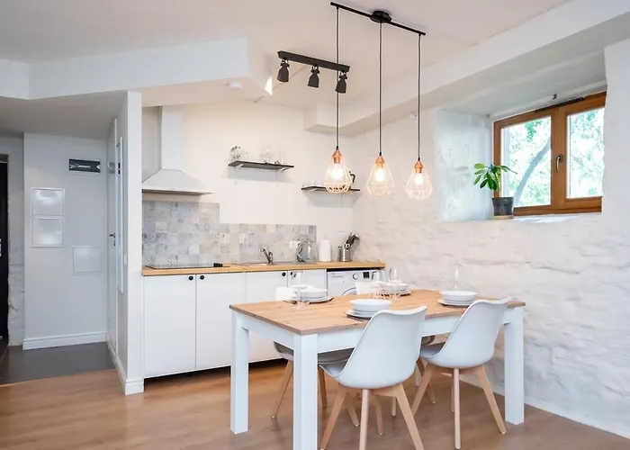 Cozy In The Center *